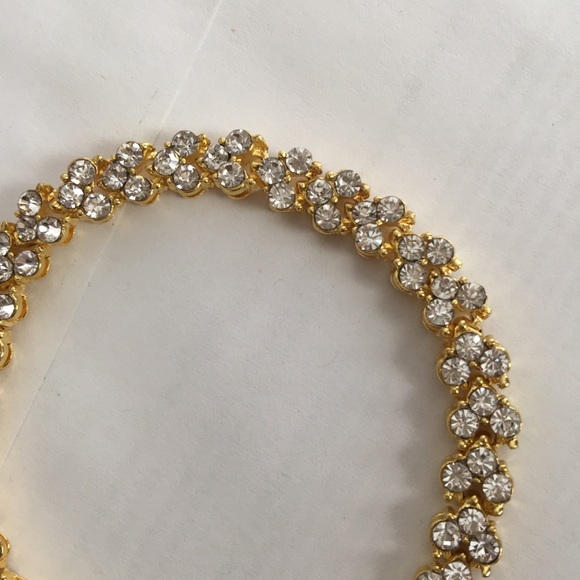 Elegant Multi Crystal Rhinestones tennis bracelet - Picture 3 of 6